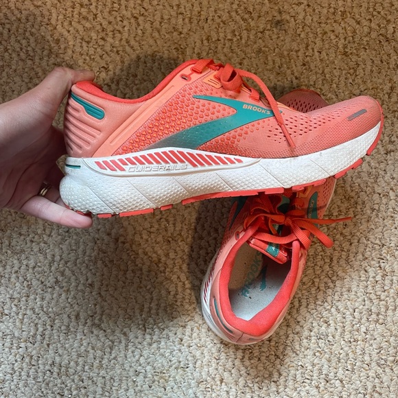Brooks Adrenaline GTS Peach and Aqua Sneakers - Picture 5 of 7